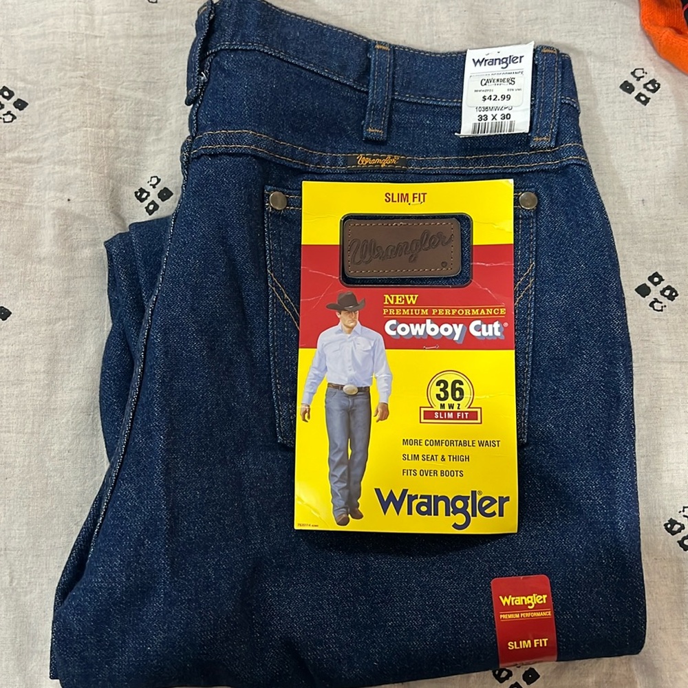 Wrangler cowboy cut slim fit jeans. 33x30